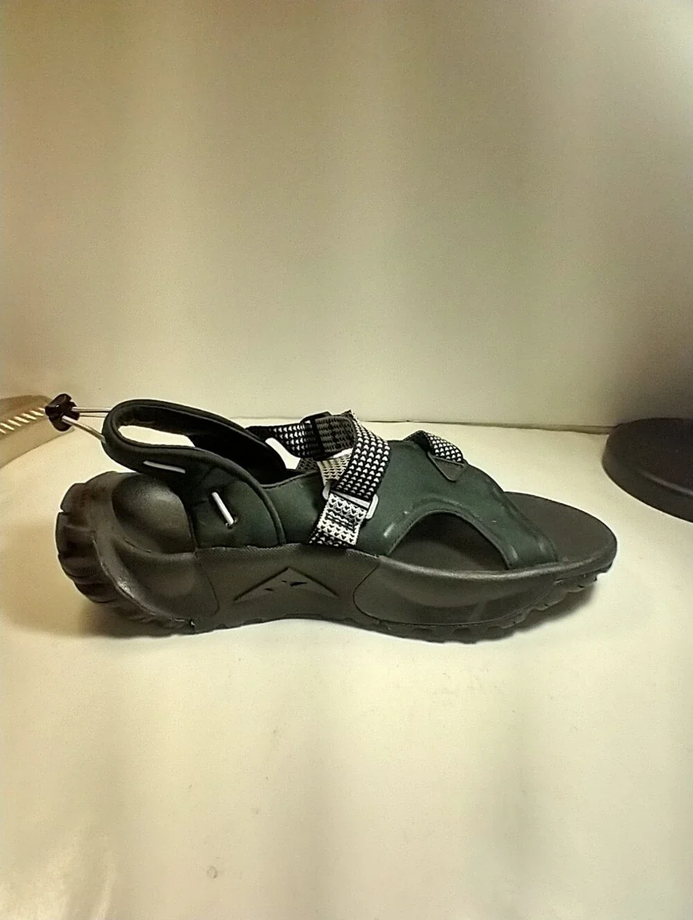 Nike Trail Oneonta Black Pure Platinum Sandals Shoes Men's sz 11 (DJ6604-001).